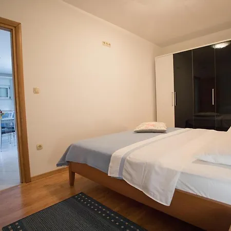 Razanj 7484a Rogoznica (Sibenik-Knin)